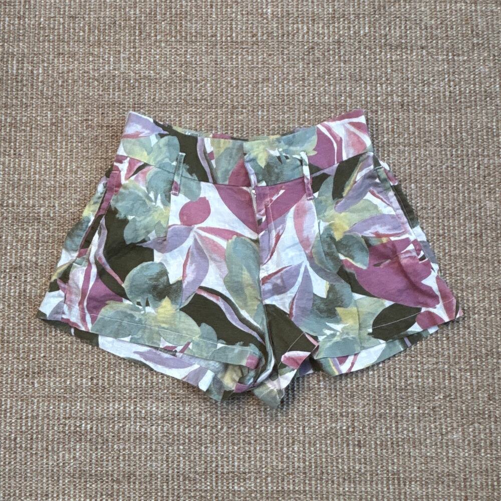 🌸 Tahari 100% Linen Shorts | Size M | Floral Print